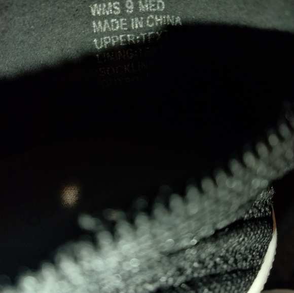 Women's 9 shoes gently used - Picture 2 of 2